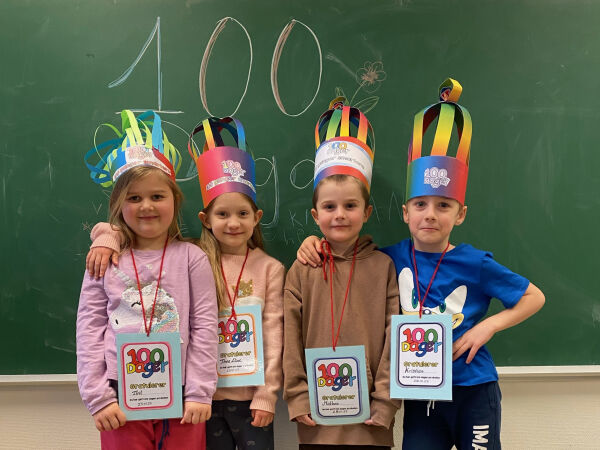 1. klassene feirar sine fyrste 100 dagar