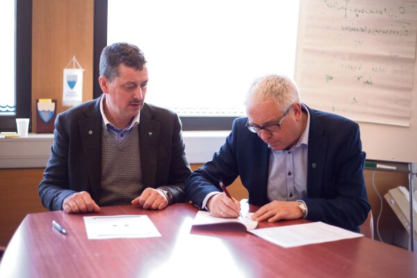 Veit ikkje følgjene av det dei signerer på