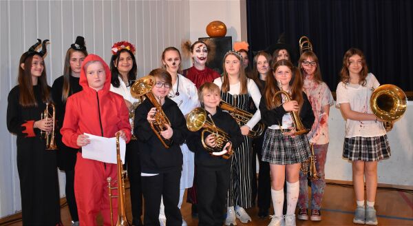 Halloween og harmoni på Harøy