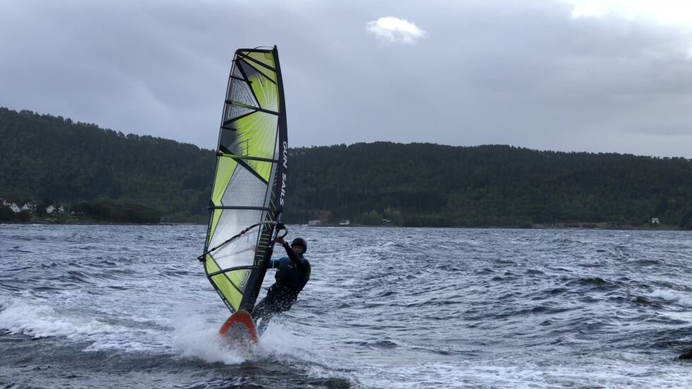 Vindsurfing på Grytafjorden