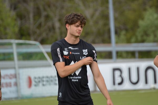 Junior i ferd med  å bli mann