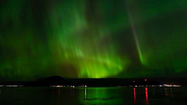 Magisk nordlys over Haram og Sandøy
