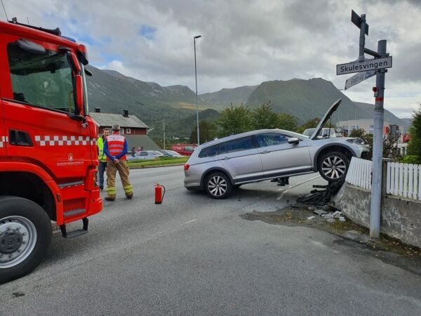Henta av luftambulanse etter trafikkuhell i Brattvåg