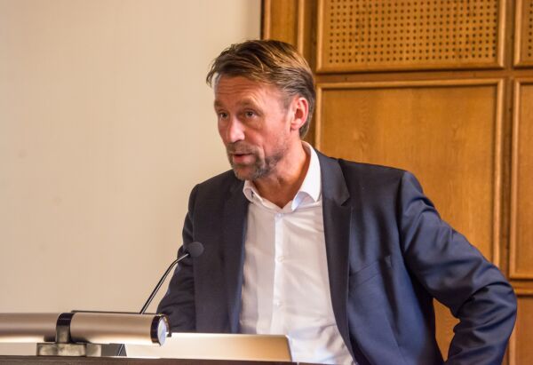 Kommunedirektøren får tilbake makta
