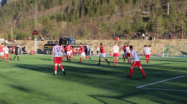 Ravn med spinnvill serieopning heime mot Aksla