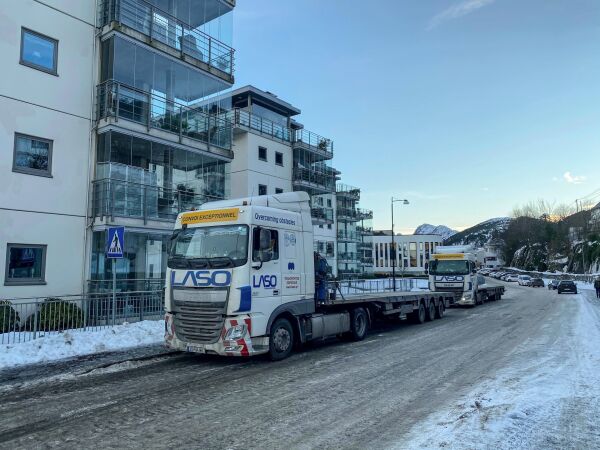 Trailarar står fast fleire stadar i Brattvåg