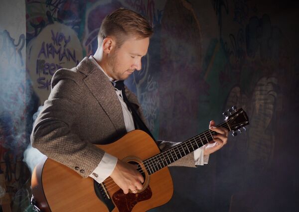Adam Cliff klar for Eidsvikafestivalen