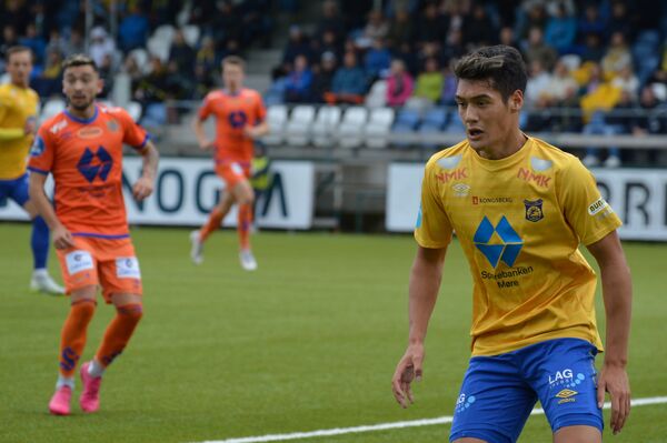 Adrian og spennande Viking-talent til Brattvåg
