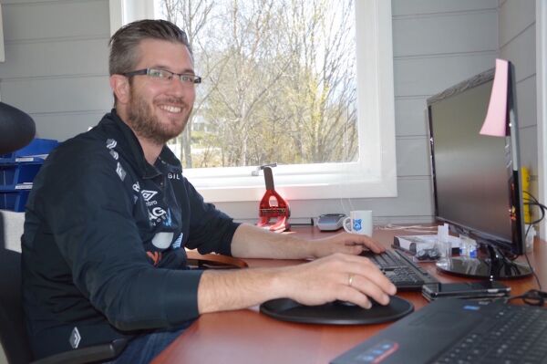 Austbø gir seg som dagleg leiar