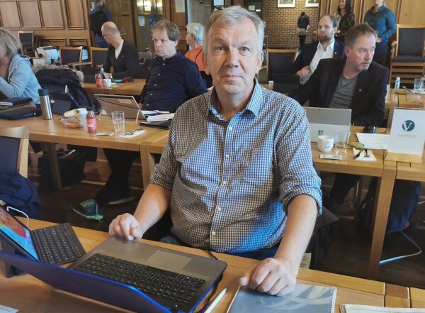 Ser inga mulegheit til å stå i front for ei reversering lenger