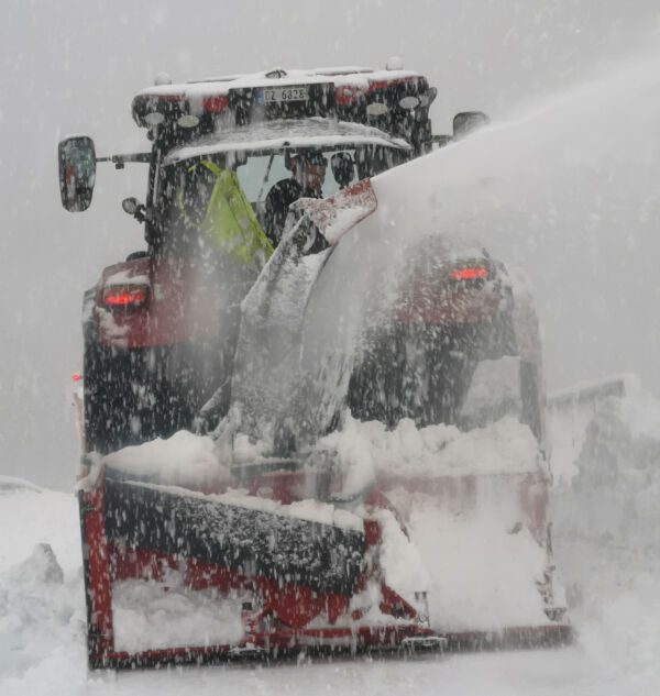 Snøkaos på øyane