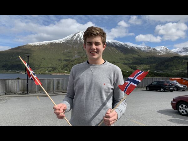 Ungdom på talarstolen 17. mai