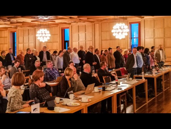Krisesituasjon allereie før samanslåinga