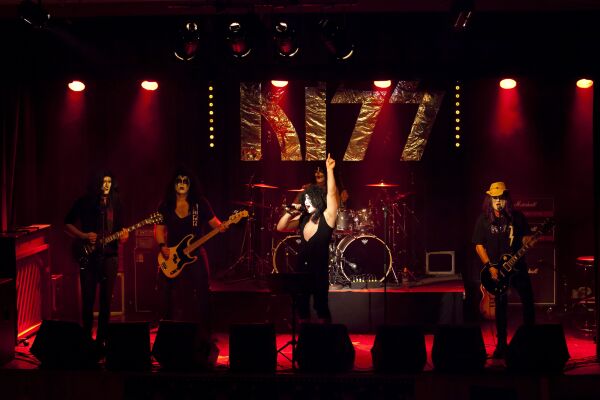 Kiss rocka Søvik