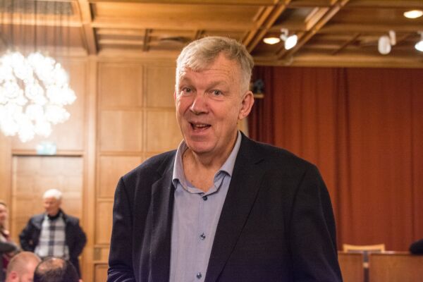 No er det vanlege folk i Vatne Tennfjord sin tur