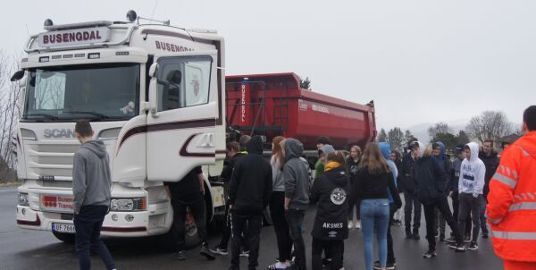 Mjuke traffikantar og tunge anleggsmaskiner