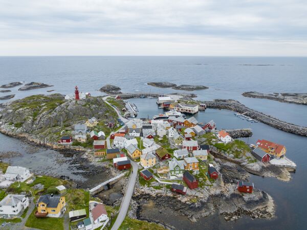 Ona og Sandøya vil ut av Ålesund