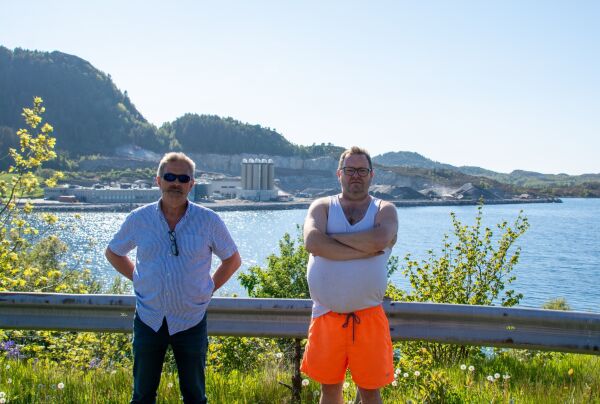 Naboar plagast med støy og steinstøv
