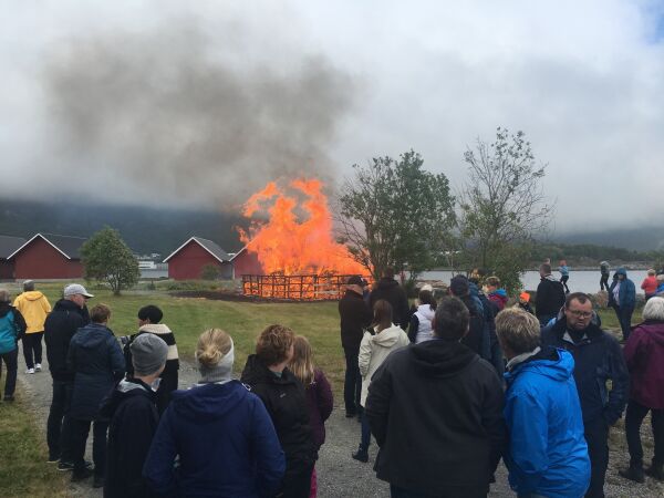 Brannvesenet ber folk vere forsiktige med bål og open eld