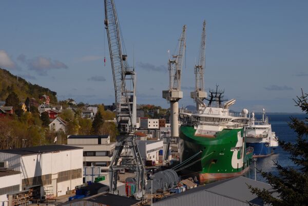 Vard permitterer 180 tilsette
