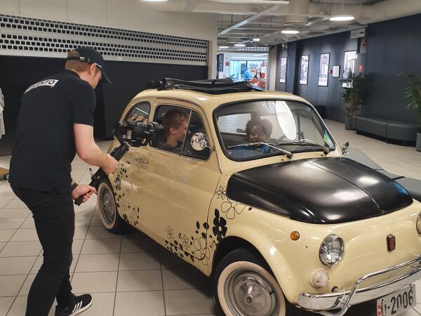 Digital 17. maisending i Brattvåg