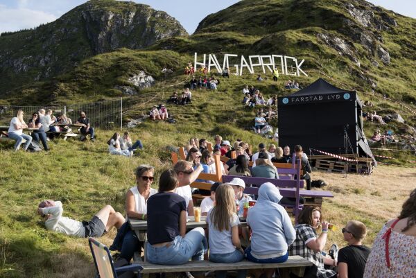 Vekkpakka konsertenergi fekk utløp i strålande sommarvêr