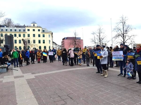 Inviterer til minnestund for dei drepne