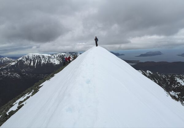 Kvinne trong hjelp for å kome seg nedatt frå Urfjellet