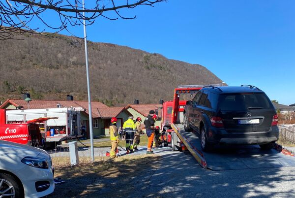 Brann i bergingsbil i Brattvåg