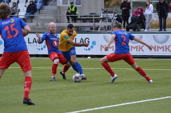 Brattvåg skåra først og sist