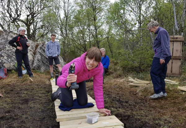 Trimgruppa klar til å sette opp gapahuk