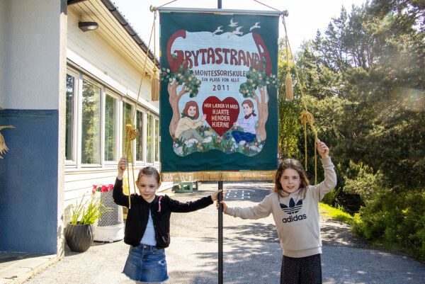 Skulen har fått ny fane i tide til nasjonaldagen