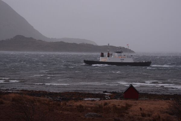 Ferjesambandet til Nordøyane innstilt søndag morgon