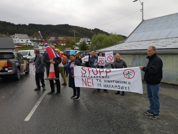 Hindrar både arbeidarar og anleggsmaskiner å kome til øya