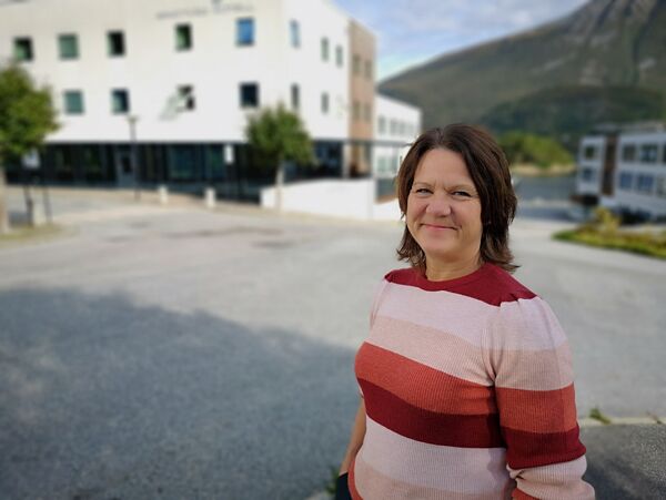 Ikkje «bakstreversk» å ta historia med i framtida