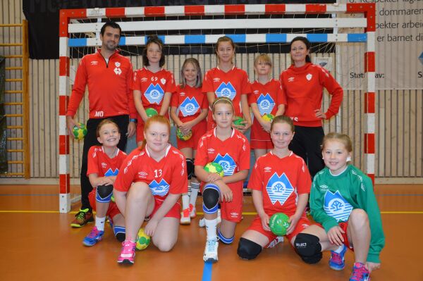 Kasta handballsesongen  i gong med stil