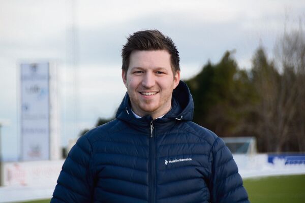 Fredrik Løken er pokerkongen av Ålesund