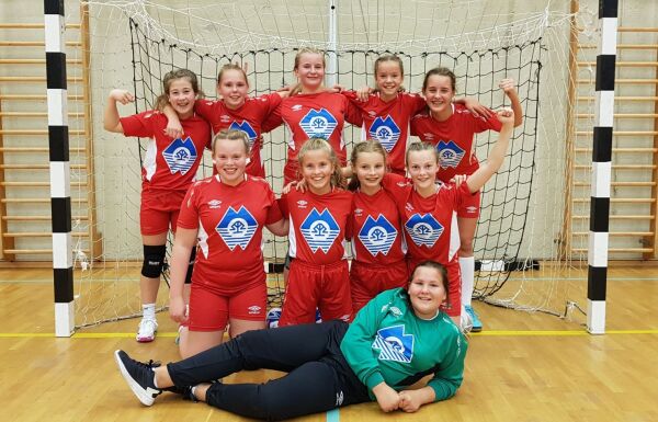 Handballjenter opna sesongen med cup