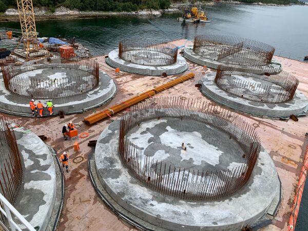 Botnplatene til Lepsøybrua på plass i Urkedalsvika