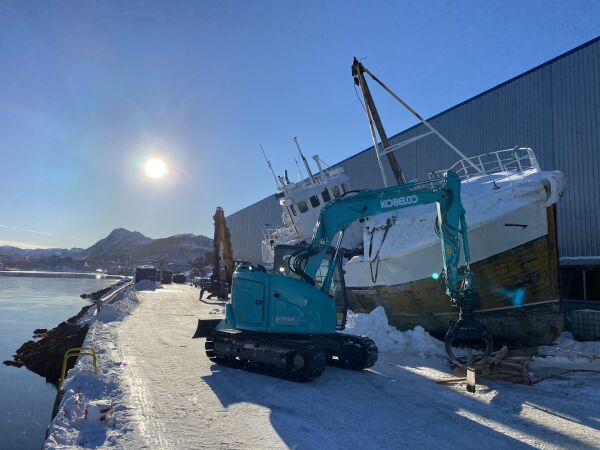 Skøyta ved Kongsberg er fjerna og hogd opp