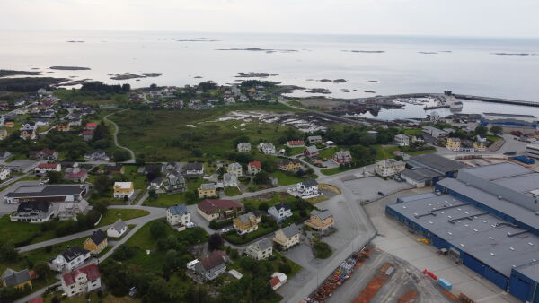 Behandlar saka om Vinmonopol på Harøya i dag