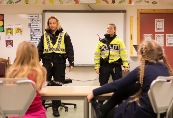 Ingen lyser av seg sjølv i mørket