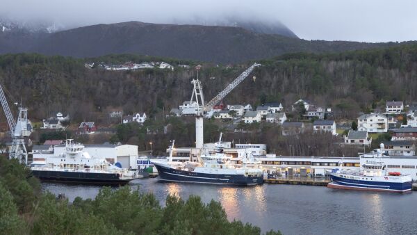 Båtreparasjonane står i kø ved Vard Brattvåg
