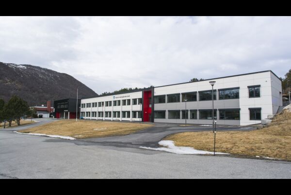 Gode søkartal, men to  linjer forsvinn ved HVS