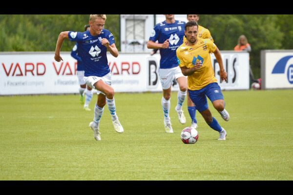Gamle kjenningar og rett nord for Brattvåg