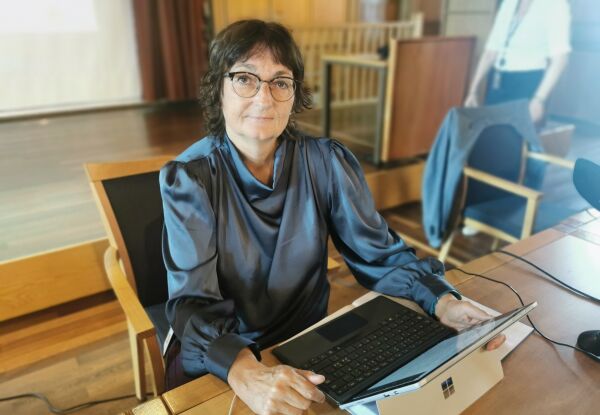 Ekstra kommunestyremøte for å avklare stillingsstopp