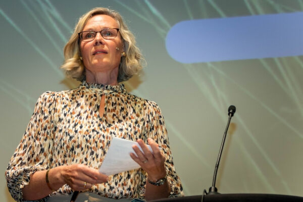 Toril Hovdenak er tilsett som fylkeskommunedirektør