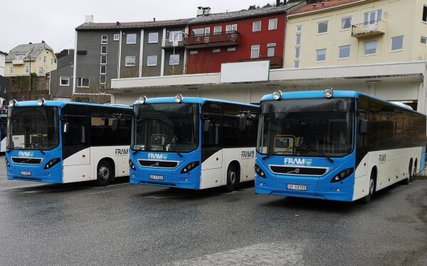 Opnar framdørene på bussane frå måndag 10. august