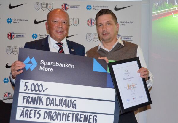 Frank heidra av sine eigne