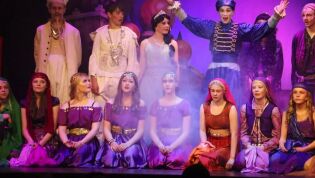Fargesprakende Aladdin-premiere